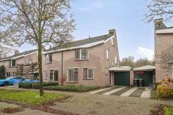 Hazeleger 72, Zeewolde – Hoofdfoto